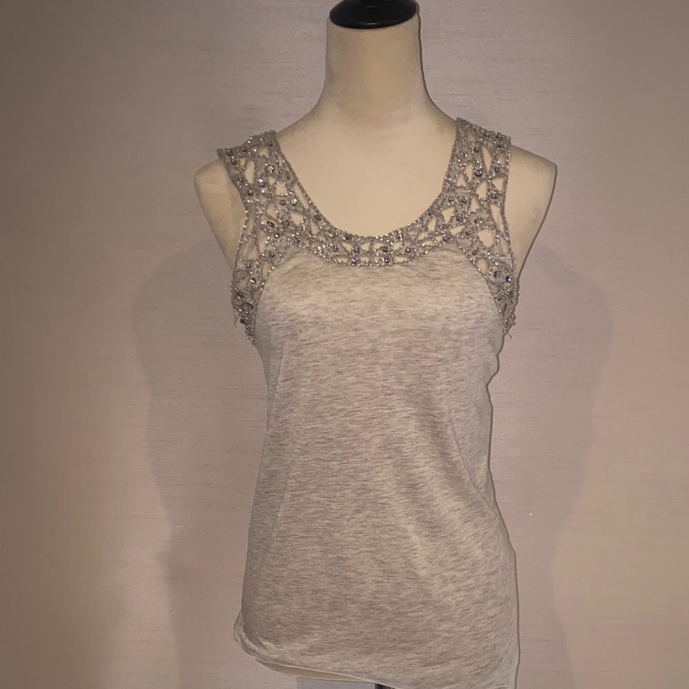 REBECCA DANIER   embellished gray sleeve less shirt